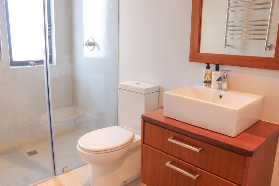 To Let 6 Bedroom Property for Rent in Voelklip Western Cape